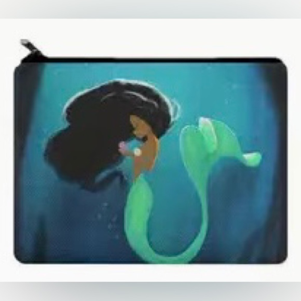 🧜🏼‍♀️ New! Little Mermaid Cosmetic Bag